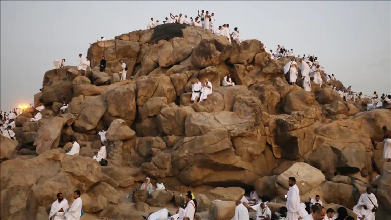 Arafah_Mountain_3003844d-c7fe-47c3-b0f6-301b6db4d5b3